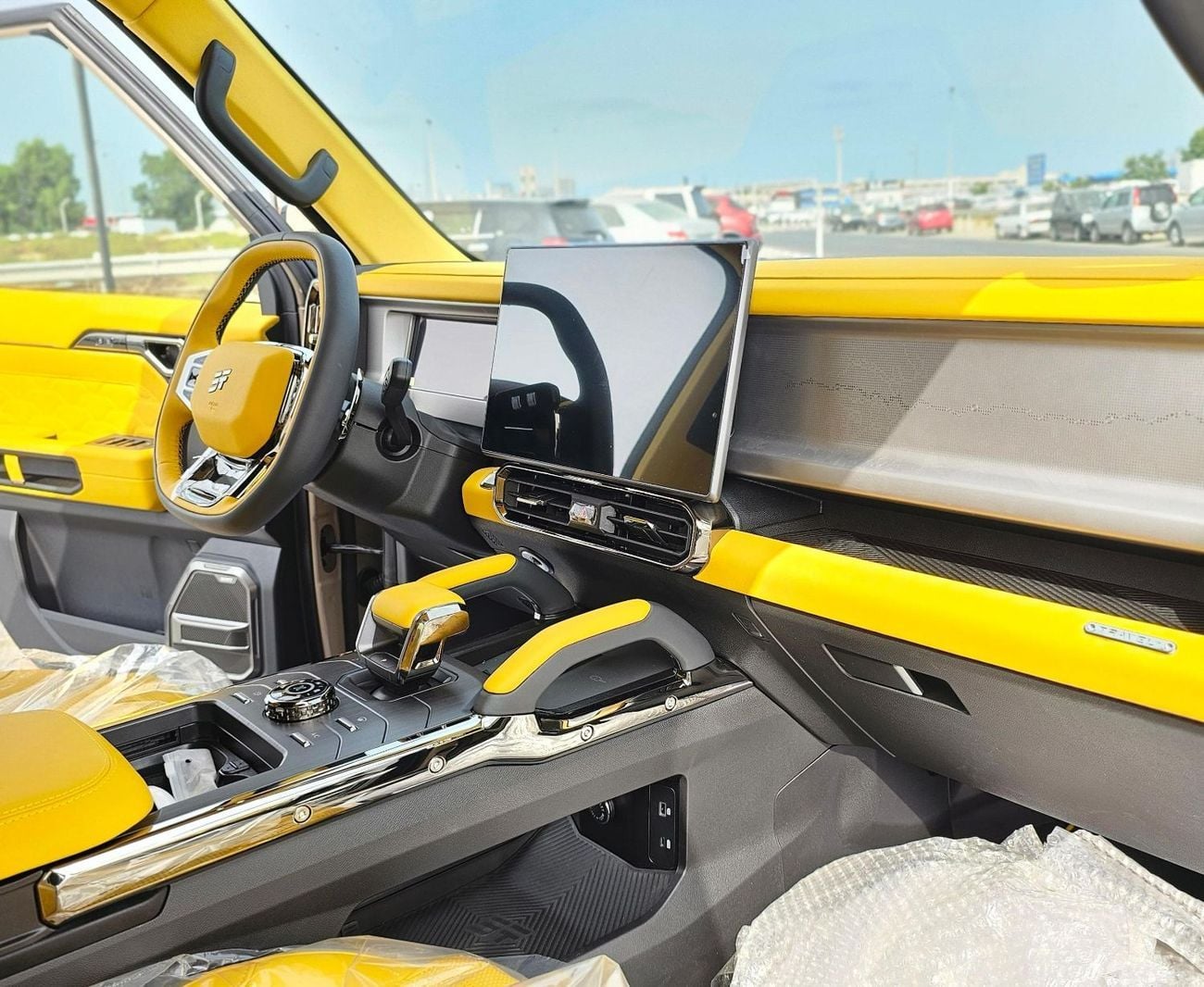 Jetour T2 LUX JetourT2 2.0T 2025 MODEL CUSTOMIZED YELLOW INTERIOR INTERIOR LIGHTS 8SPEED 4WD AT