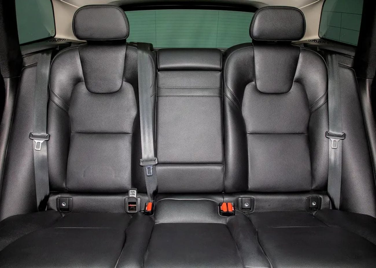 Volvo XC60 MOMENTUM 0% Down Payment Available • FDSH • Warranty • GCC