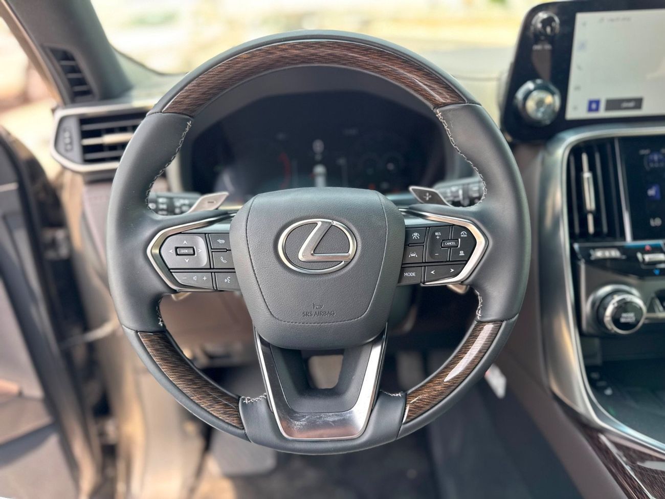 لكزس LX 700h SIGNATURE AUTOPARK 26/25