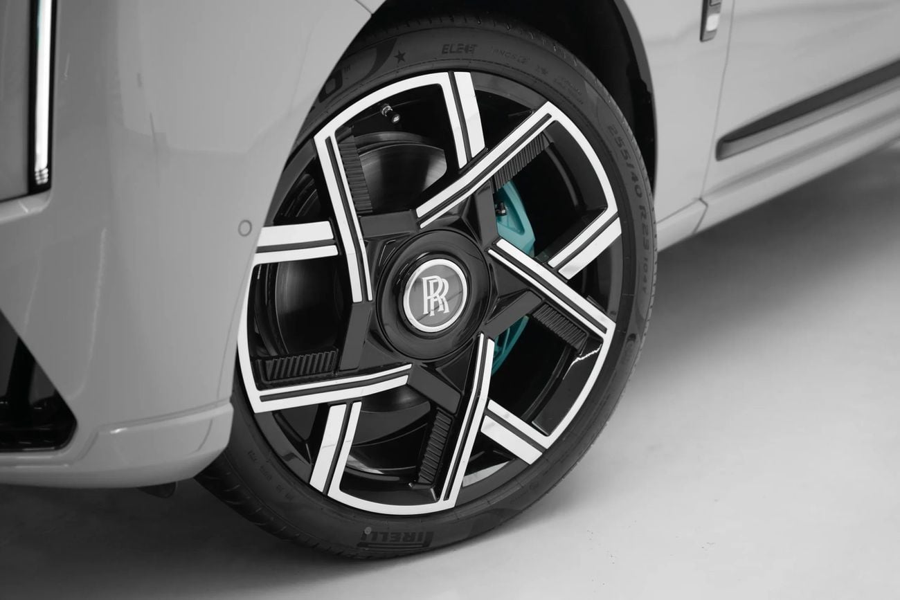 رولز رويس كولينان BLACK BADGE