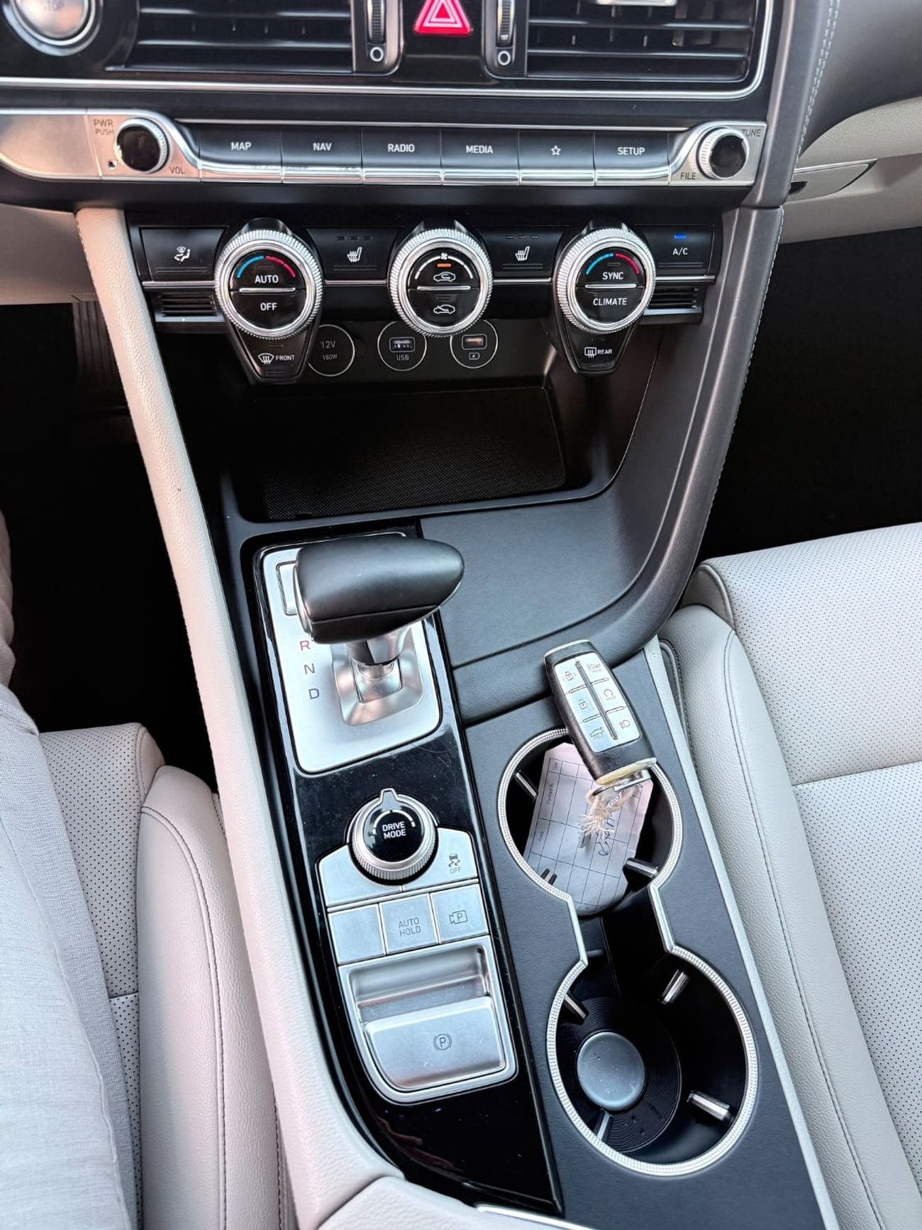 جينيسس G70 PREMIUM *GENESIS G70* Left Hand Full option Specs: *USA* Year: *2022* -*Original 5 Seats* push start BSM