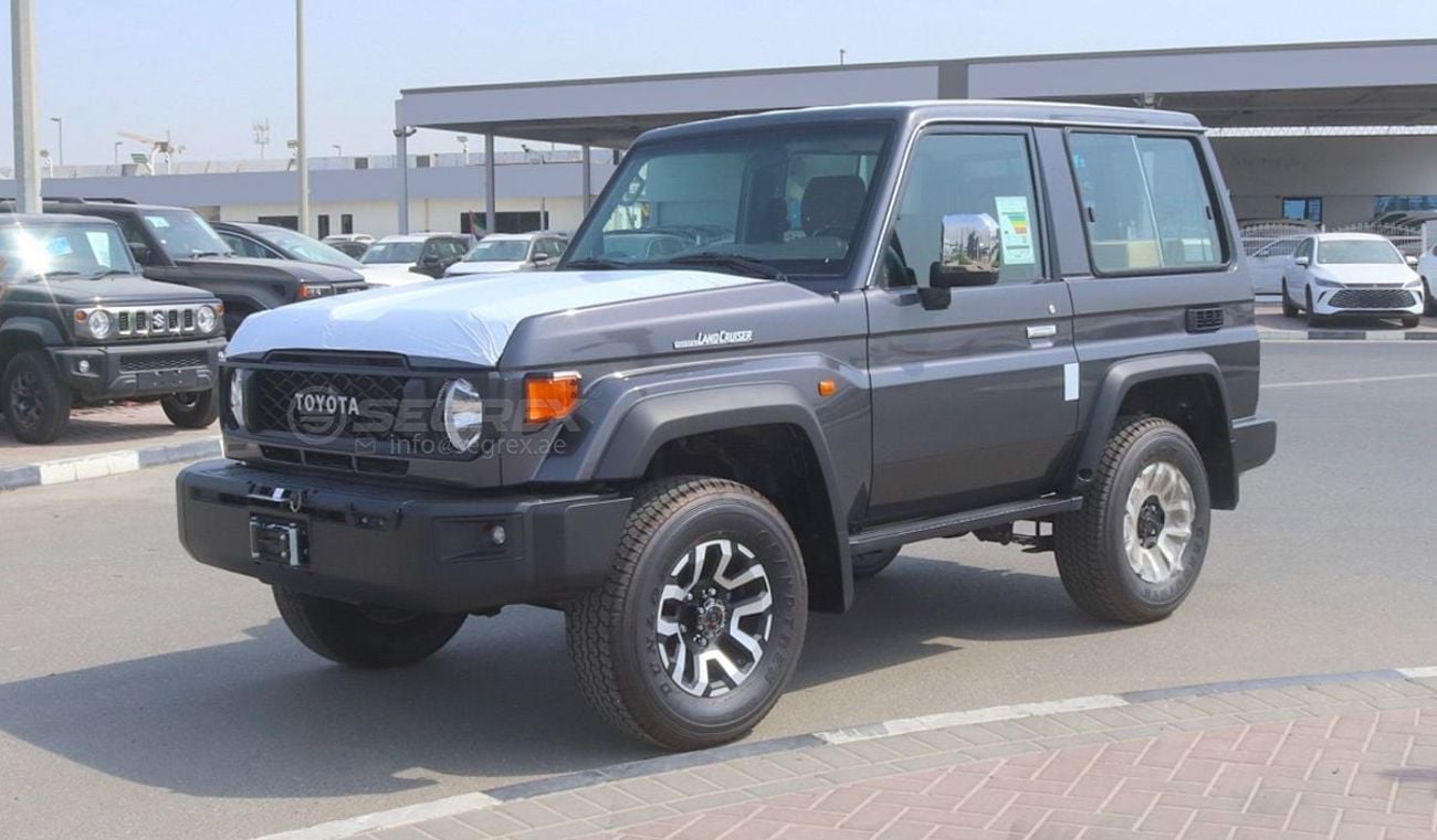 تويوتا لاند كروزر 70 LC71 LX محرك بنزين سعة 4.0 لتر، دفع رباعي، ناقل حركة أوتوماتيكي بست سرعات. موديل 2026. للتصدير