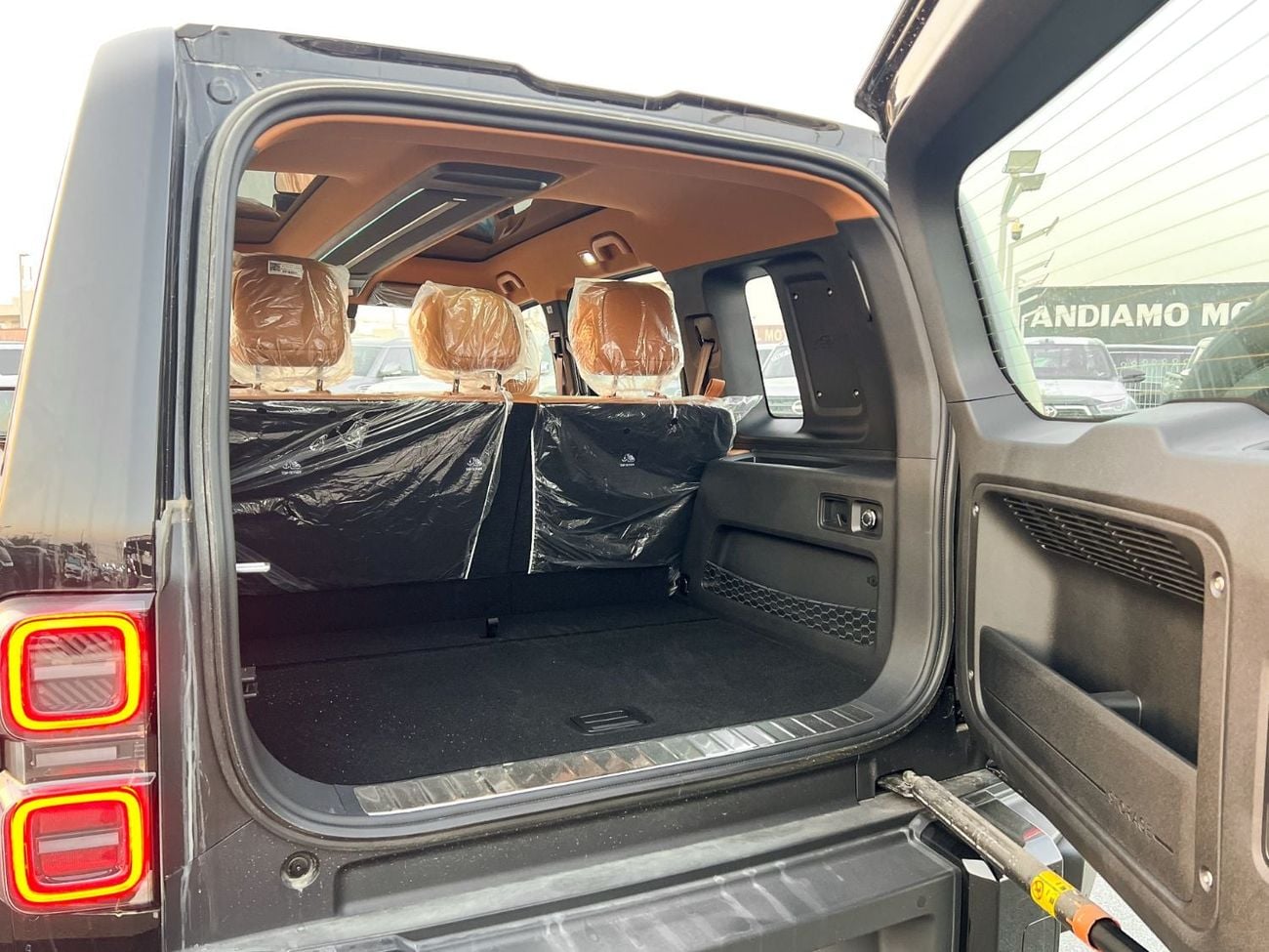 شيري آي كار V27 2027 iCAUR V27 الرائدة 1.5 لتر AWD REEV (تسجيل محلي وتصدير)