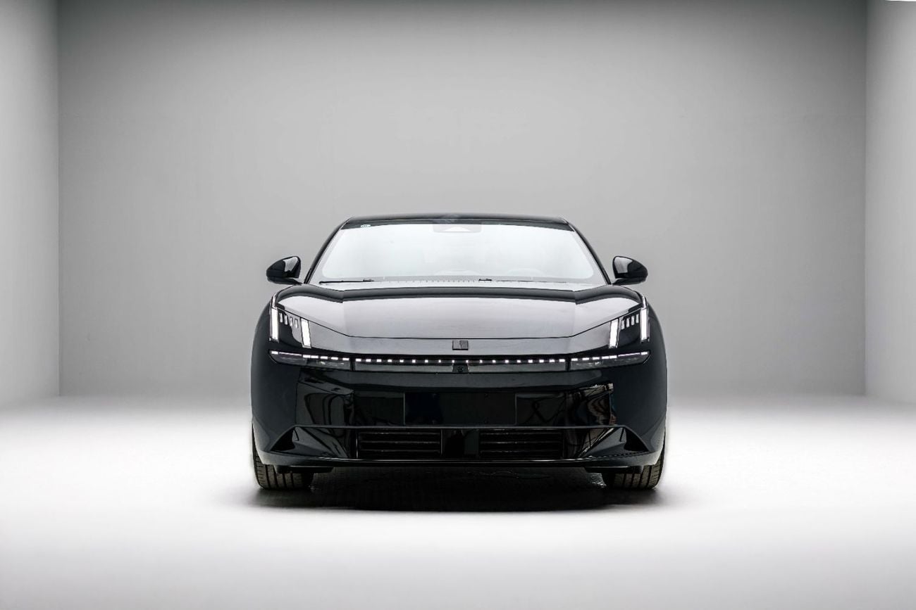 Lynk & Co Z10 Max EV - Black Inside White | Export Only