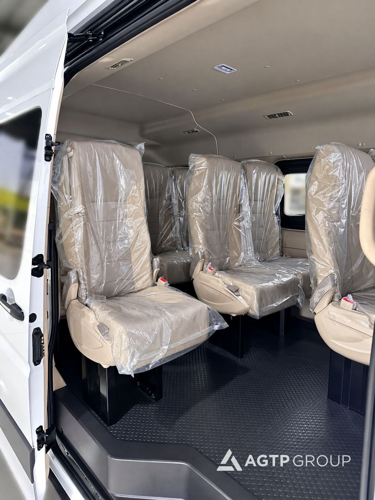 فوتون توانو حافلة صغيرة سعة 18 مقعد شاحنة ذات سقف مرتفع | محرك ديزل سعة 2.8 لتر | تصدير إلى أفريقيا | ناقل حركة يدوي | كاملة المواصفات