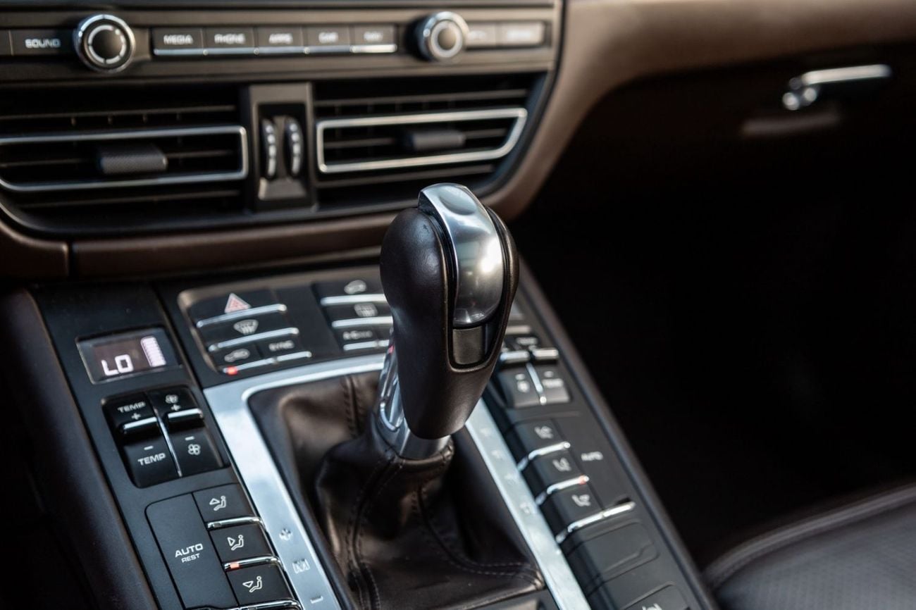Porsche Macan Std 2.0L (252 HP) Porsche Macan 2019 GCC | Warranty