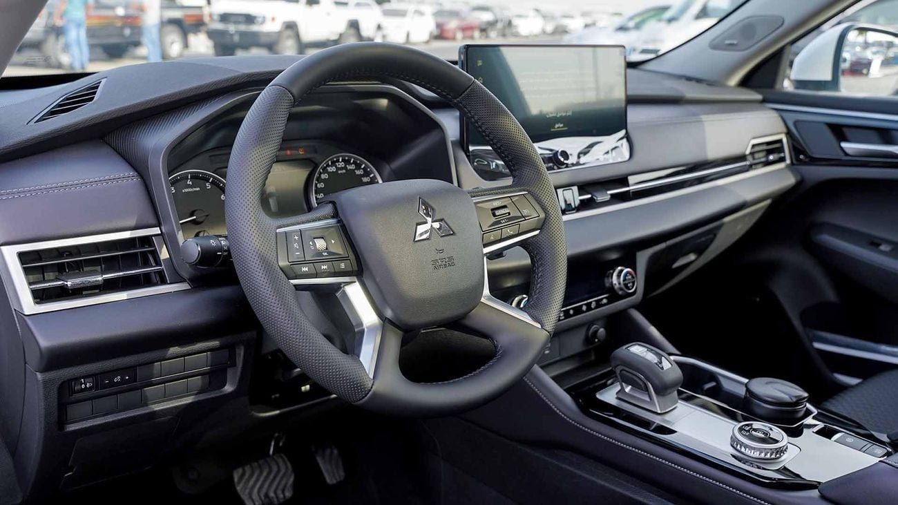 ميتسوبيشي آوتلاندر GLX MIDLINE جديد كلياً 2026 ميتسوبيشي أوتلاندر هاي لاين (GO3) 2.5 لتر | SUV بـ 7 مقاعد | مواصفات GCC