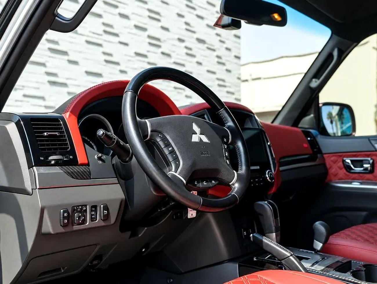 Mitsubishi Pajero GLS H/L SIGNATURE EDI