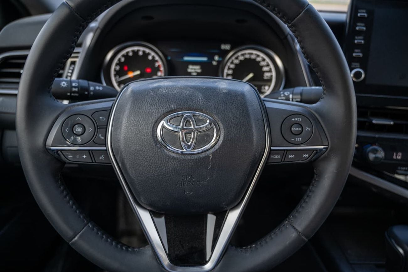 Toyota Camry GLE-X