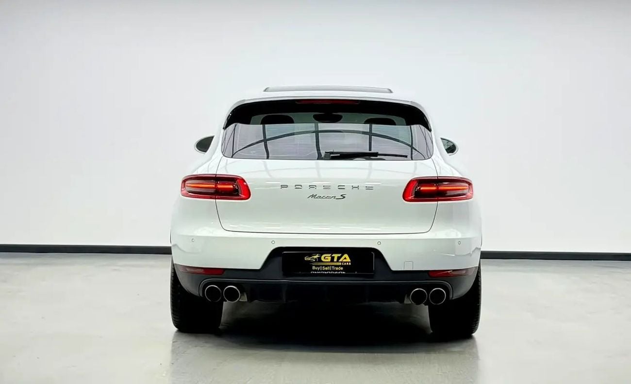 Porsche Macan S, Service History, Carbon Fiber Interior, Fully Loaded, Excellent Condition, GCC
