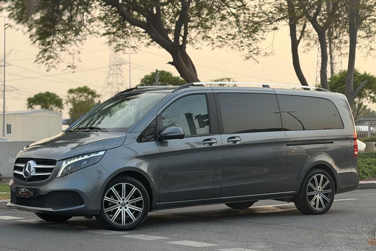 مرسيدس بنز V 250 AVANTGARDE/E MERCEDES BENZ V250 2023 GCC WITH SERVICE CONTRACT IN LOW MILEAGE FULL SERVICE HISTORY TWO KEYS
