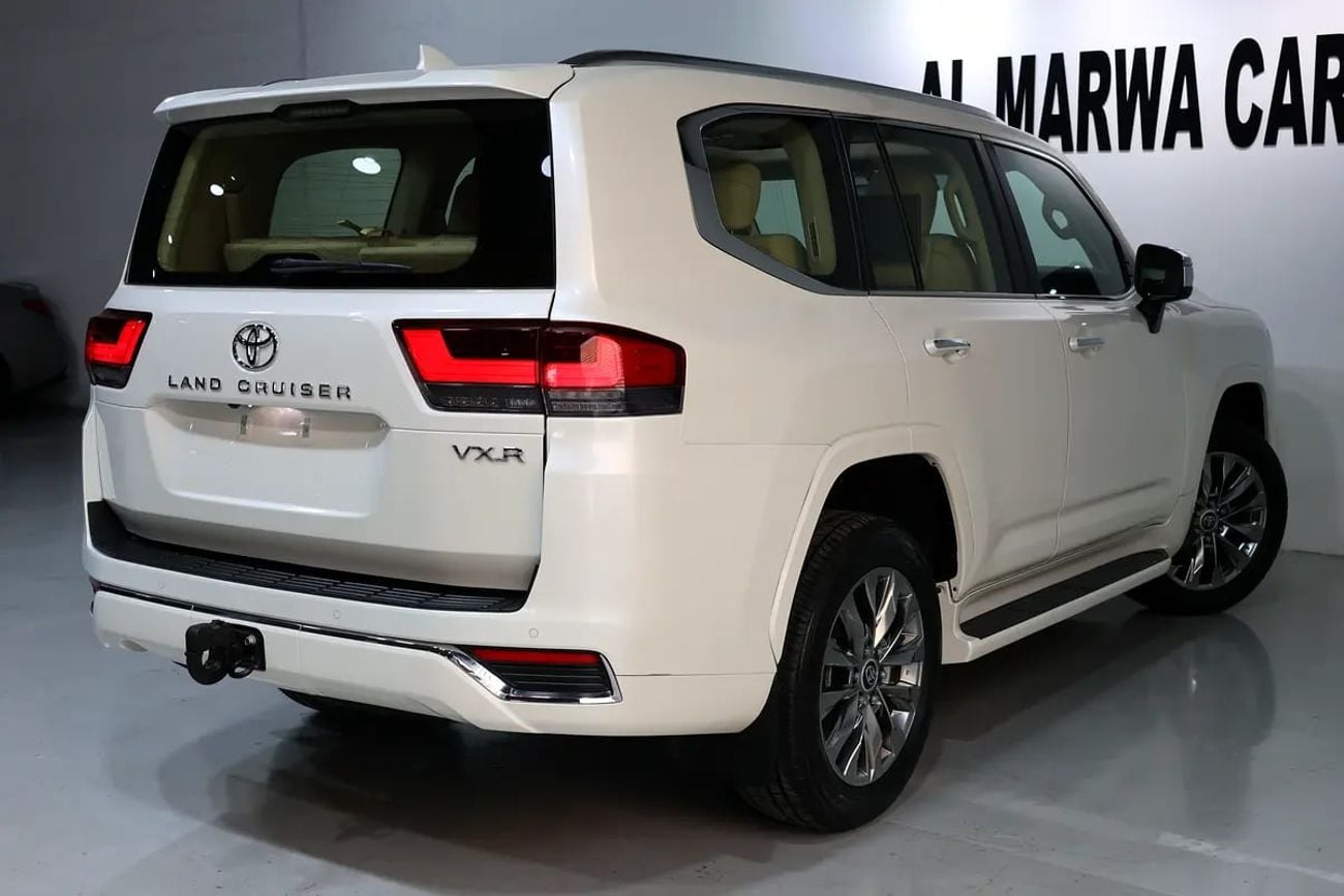 Toyota Land Cruiser VXR GCC Specs-Under warranty-in impeccable condition