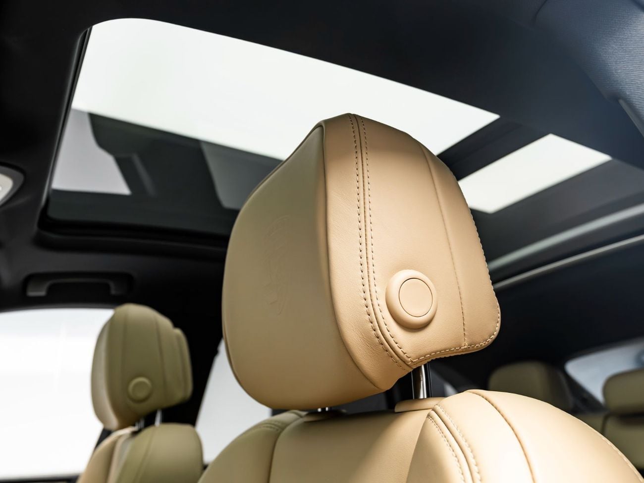 Porsche Macan STANDARD BUY NOW, PAY 2027 | THE BLACKLINE STANDARD | October 2027 Porsche Warranty, Low KMs, GCC