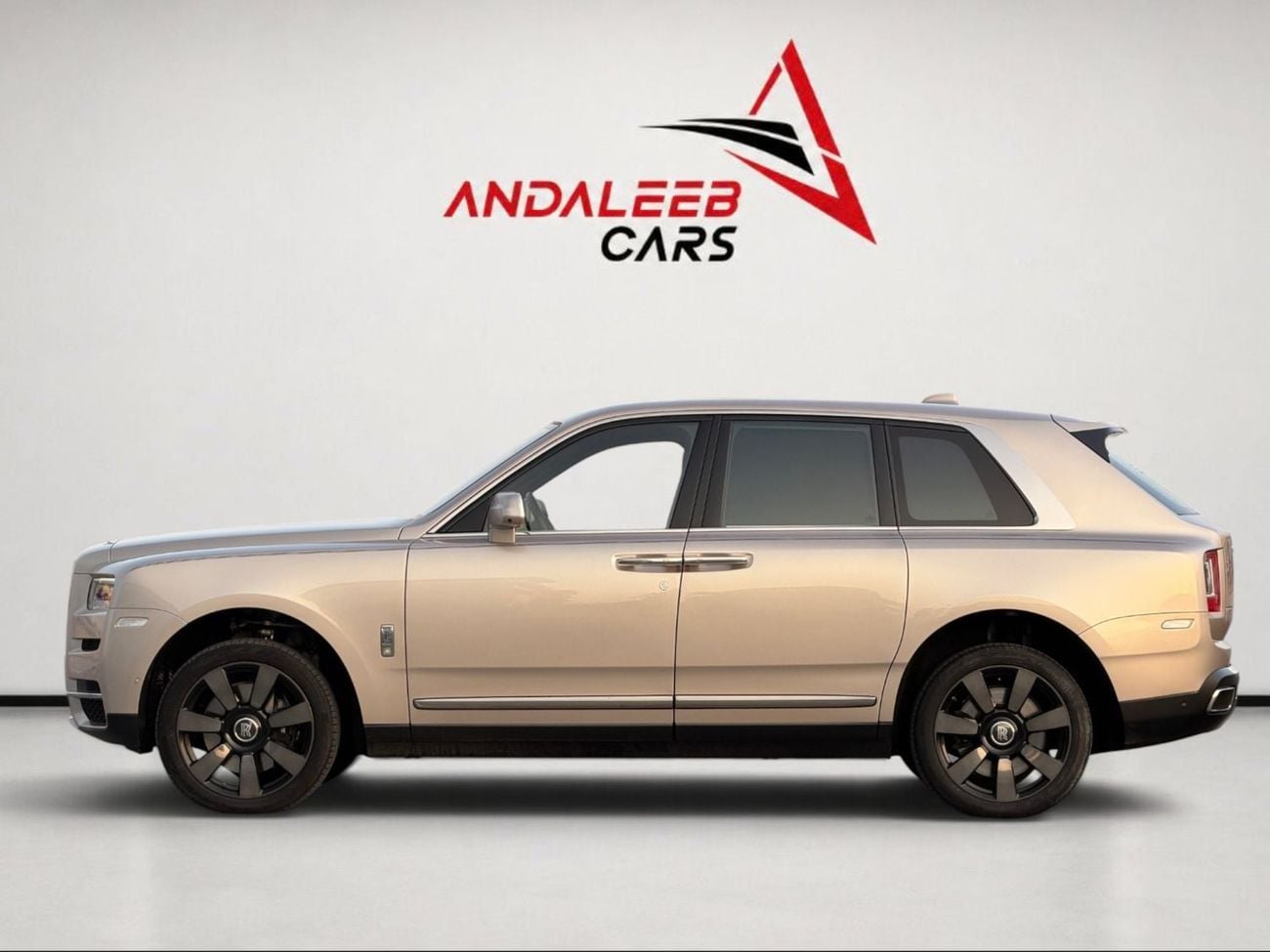 Rolls Royce Cullinan STANDARD ROLLS-ROYCE CULLINAN SILVER BADGE | GCC | ORIGINAL PAINT | AGMC SERVICE CONTRACT