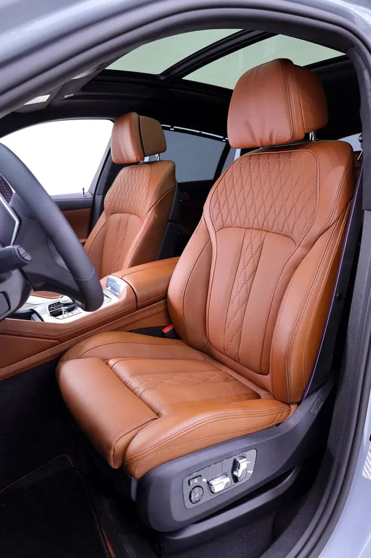 BMW X6 M60i GCC SPECIAL NARDO GRAY -CARBON PACKAGE + 5 YEARS WARRANTY + SERVICE + Brake service