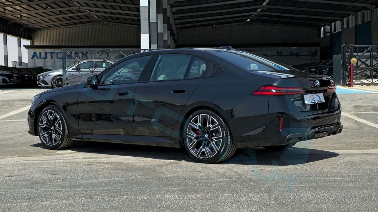 BMW 520i LUXURY M SPORT (For Export , НА ЭКСПОРТ) 2027 520i M 2.0T Mild-Hybrid GCC Без пробега