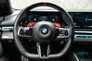 بي أم دبليو M5 ستاندارد اشترِ الآن، وادفع في عام ٢٠٢٧ | معيار بلاك لاين | ضمان بي إم دبليو لعام ٢٠٣٠ + عقد خدمة، دول مجلس ال