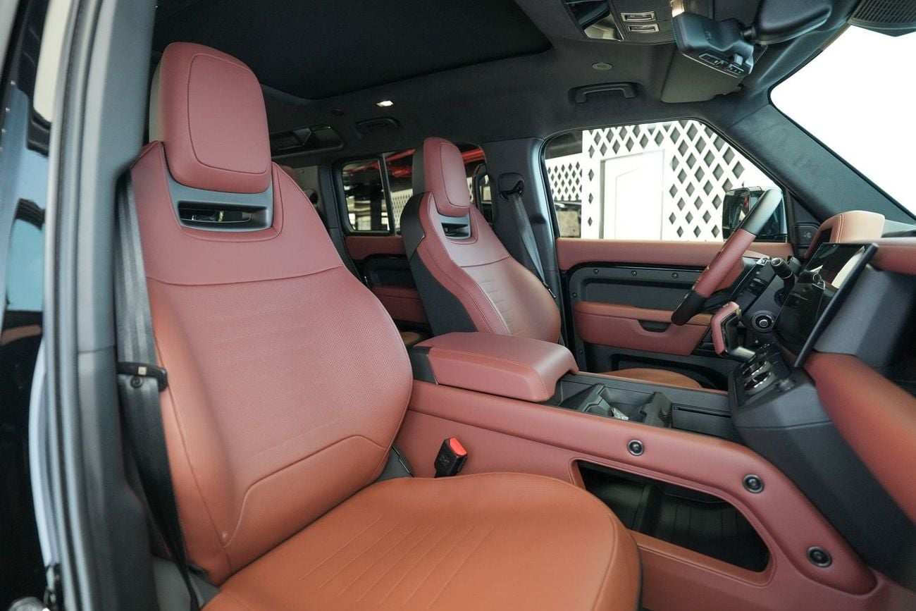 Land Rover Defender 110 OCTA P635 Black Edition