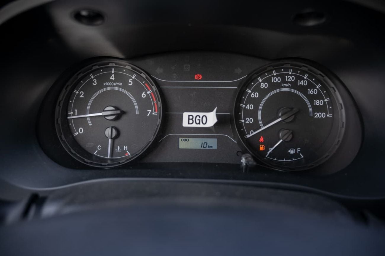 Toyota Hilux GL - Standard 2.7 4x4 Petrol Manual Transmission
