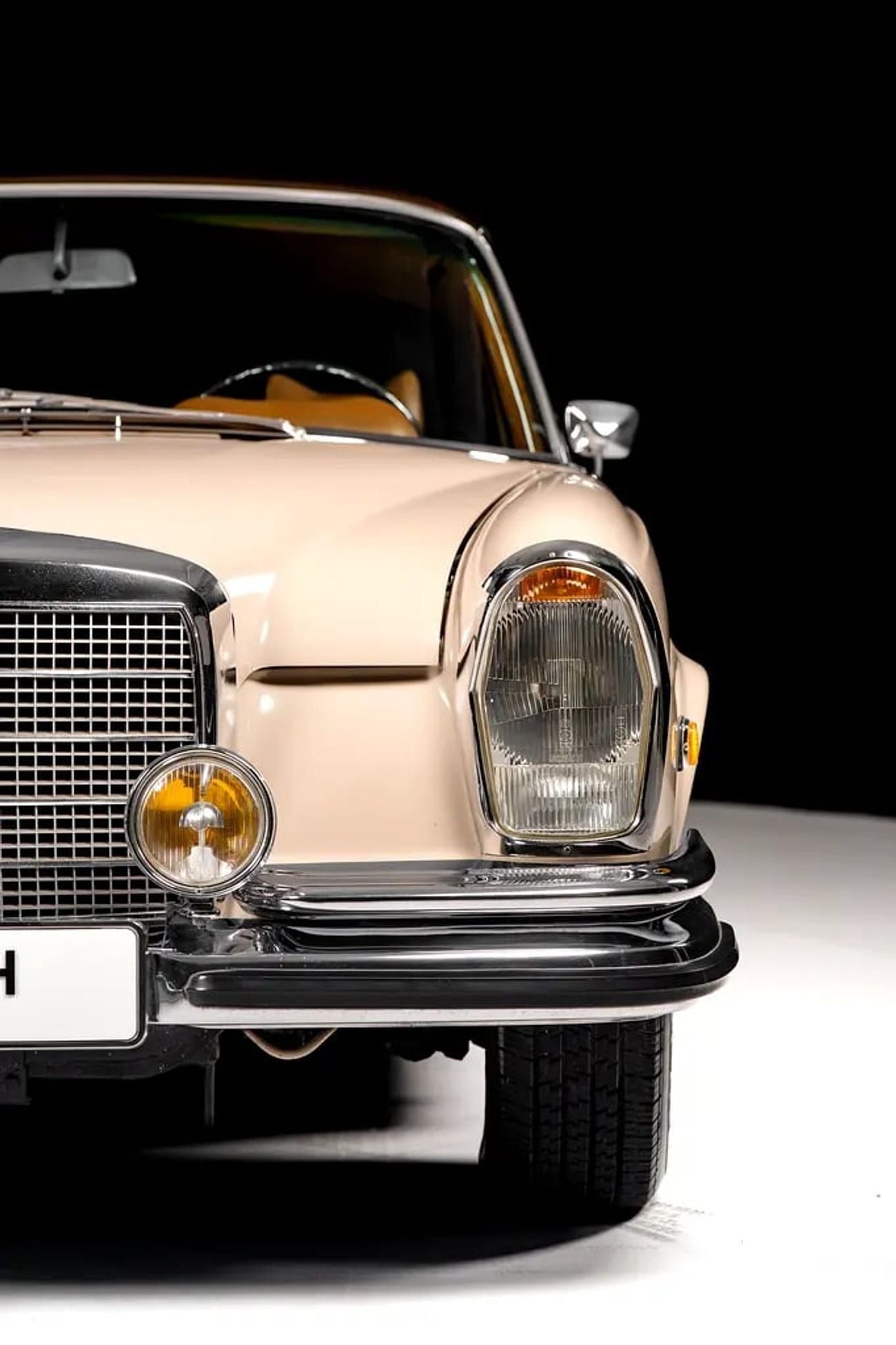 مرسيدس بنز 280SE 280 SE 3.5 Coupe (W111) | 64,434kms | Japanese Delivery | Highly Original