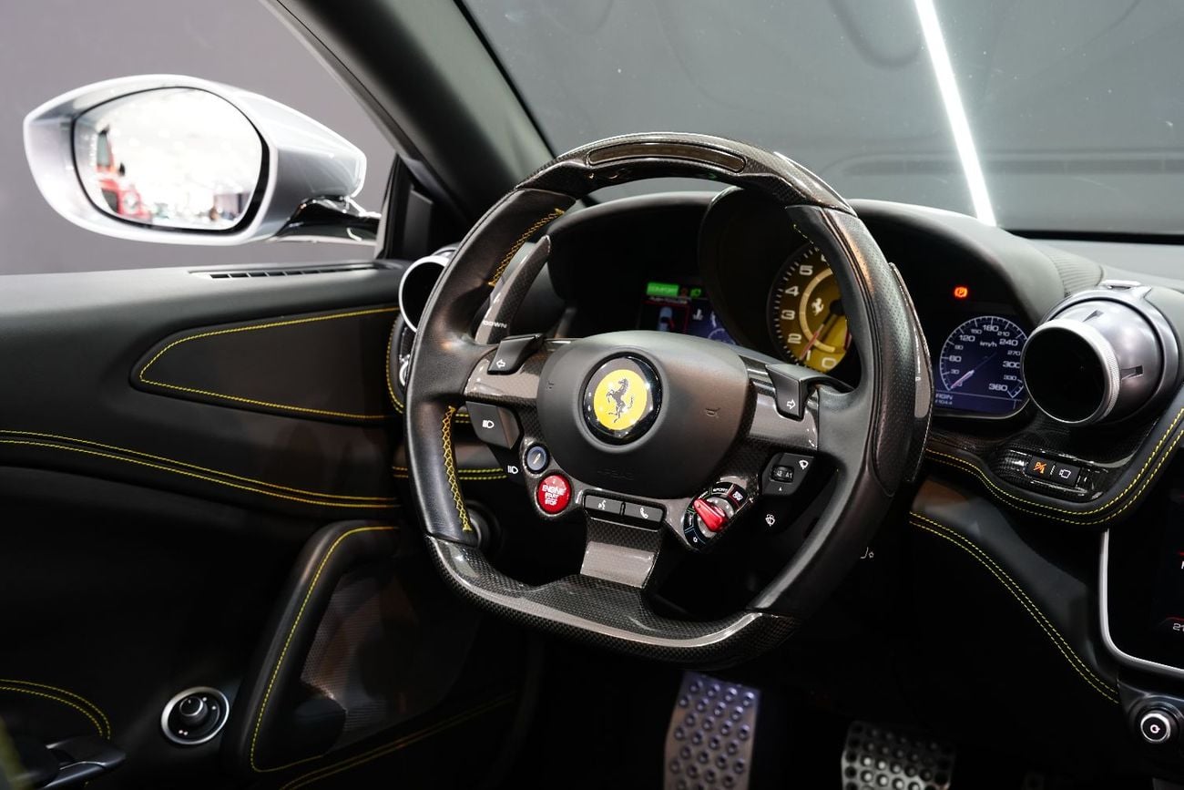 Ferrari GTC4 LUSSO T, Carbon Interior Pack, Passenger Display, Panoramic Roof, GCC Specs!!