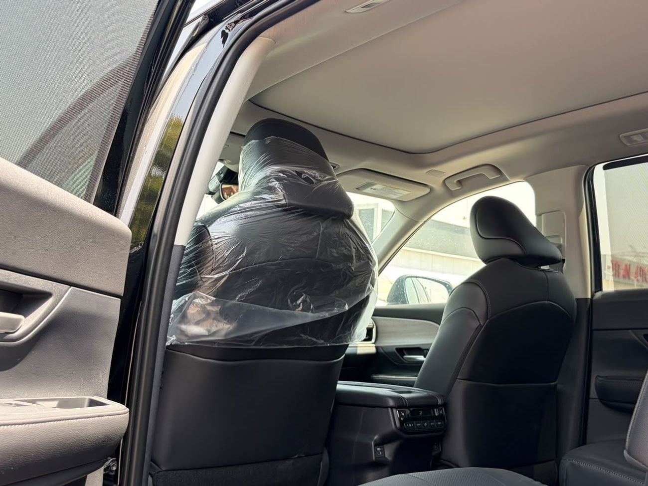 Toyota Highlander Limited Edition 2.5L V4 Petrol | Radar | Power with Leather Seats | Blind Spot | 360* Camera | Canadian Specs