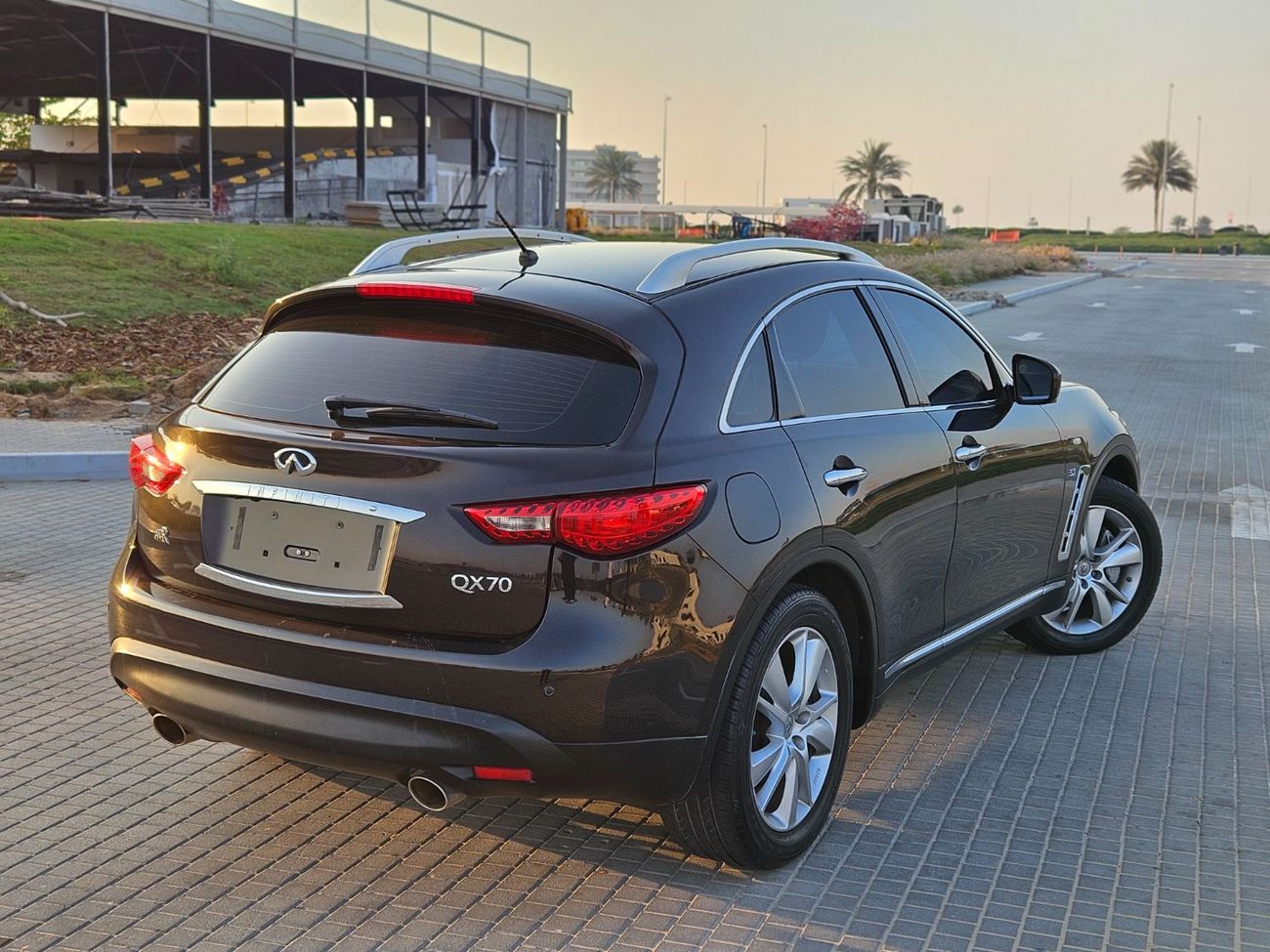 إنفينيتي QX70 إكسيلنس