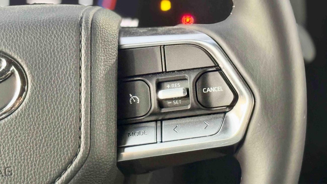 Toyota Land Cruiser GXR BASIC BLACK INTERIOR 2025