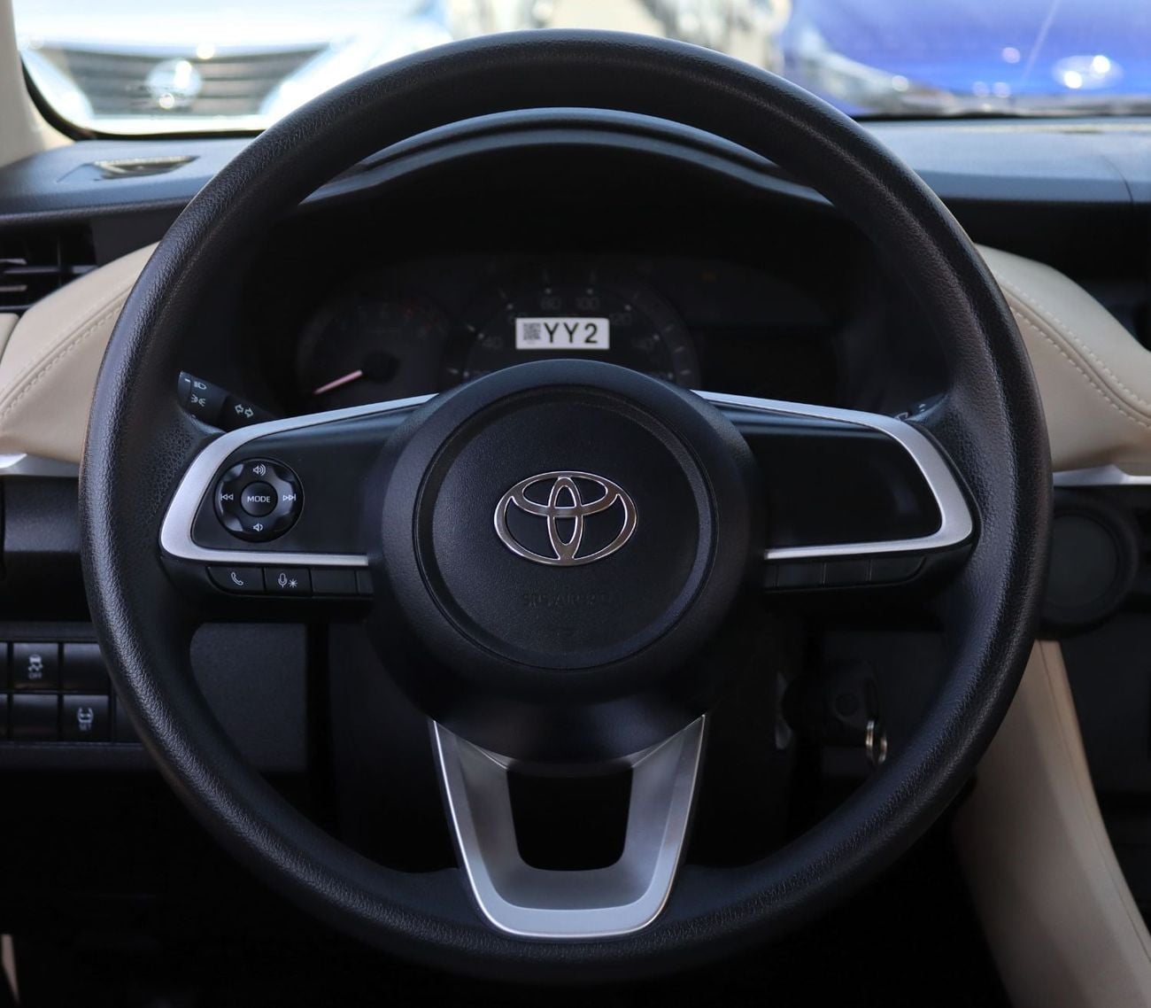 Toyota Yaris E ACCIDENTS FREE - GCC - ORIGINAL PAINT - PERFECT CONDITION INSIDE OUT