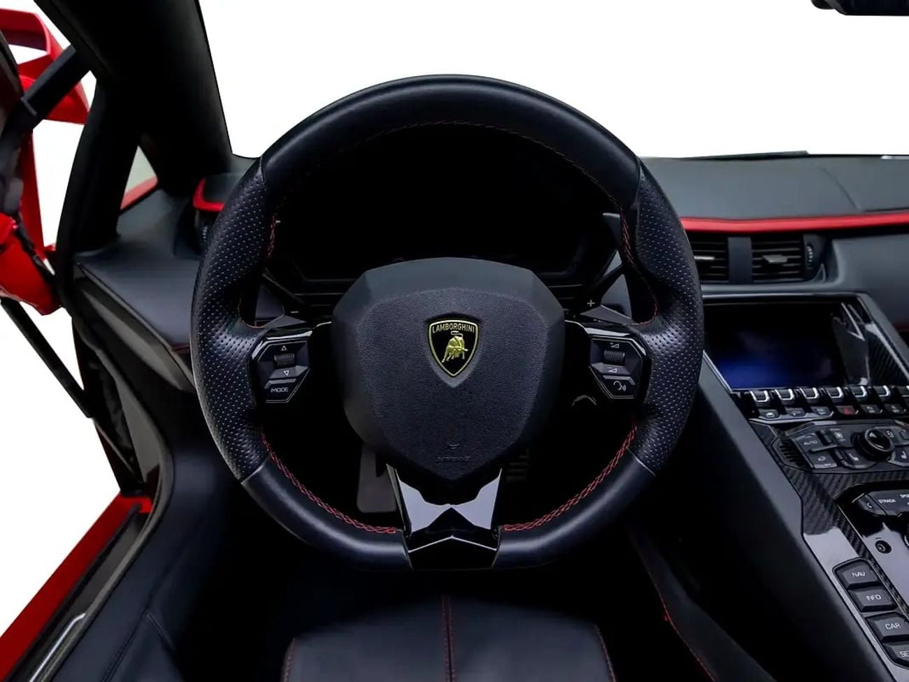 Lamborghini Aventador Roadster Roadster | GCC Spec