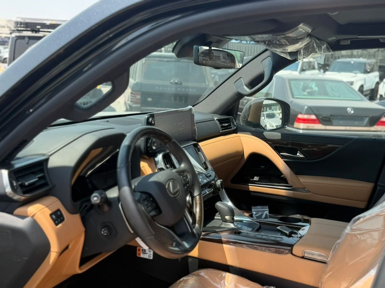 Lexus LX700h SIGNATURE LX700 HYBRID FULL WITH AUTO PARK 2025 GCC
