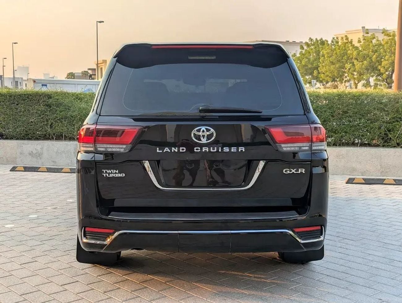 Toyota Land Cruiser GXR Facelifted 2025 Full Option V8 4.6L Interior and Exterior Condition