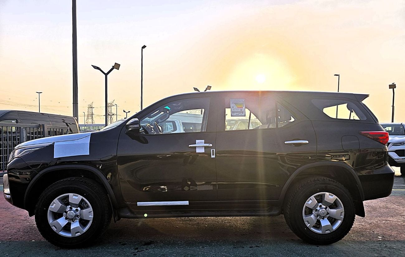 Toyota Fortuner Fortuner SR5 2.7L A/T 4WD SUV 7Seats GCC Black Color 2026 Toyota Fortuner SR5 2.7l A/T 4WD GCC Black Color 2026 Model