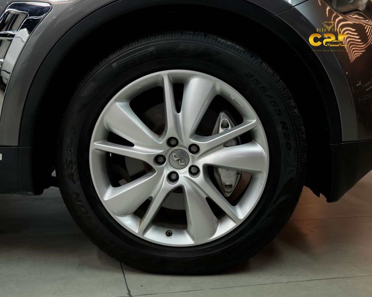 Infiniti QX70