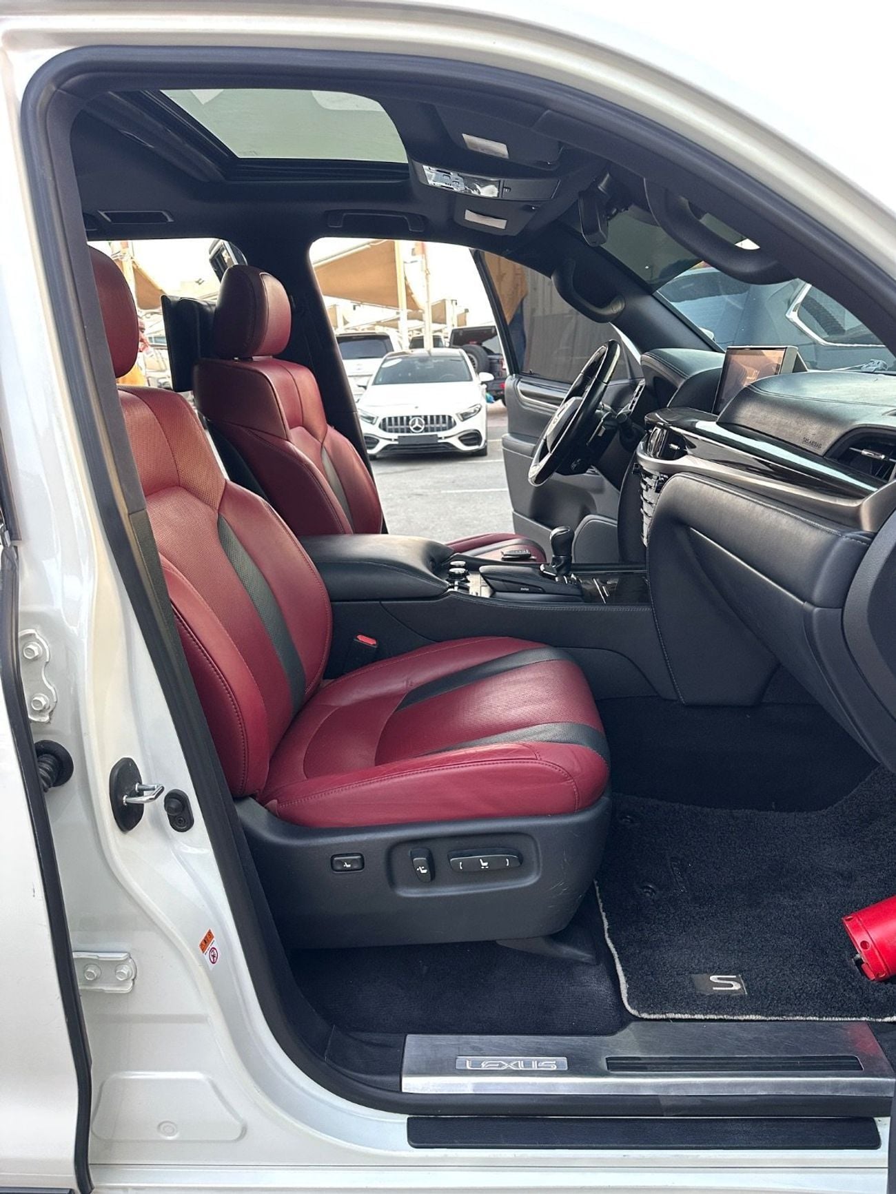 Lexus LX570 PLATINUM SIGNATURE