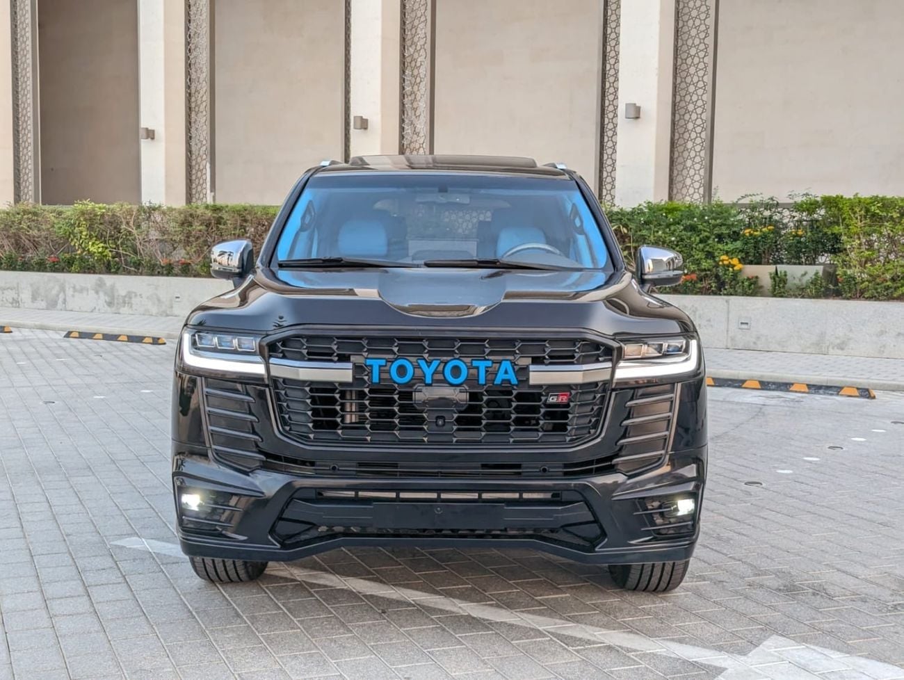 تويوتا لاند كروزر VXR تويوتا لاند كروزر 2013 معدلة إلى LC 300 2025 من الداخل والخارج