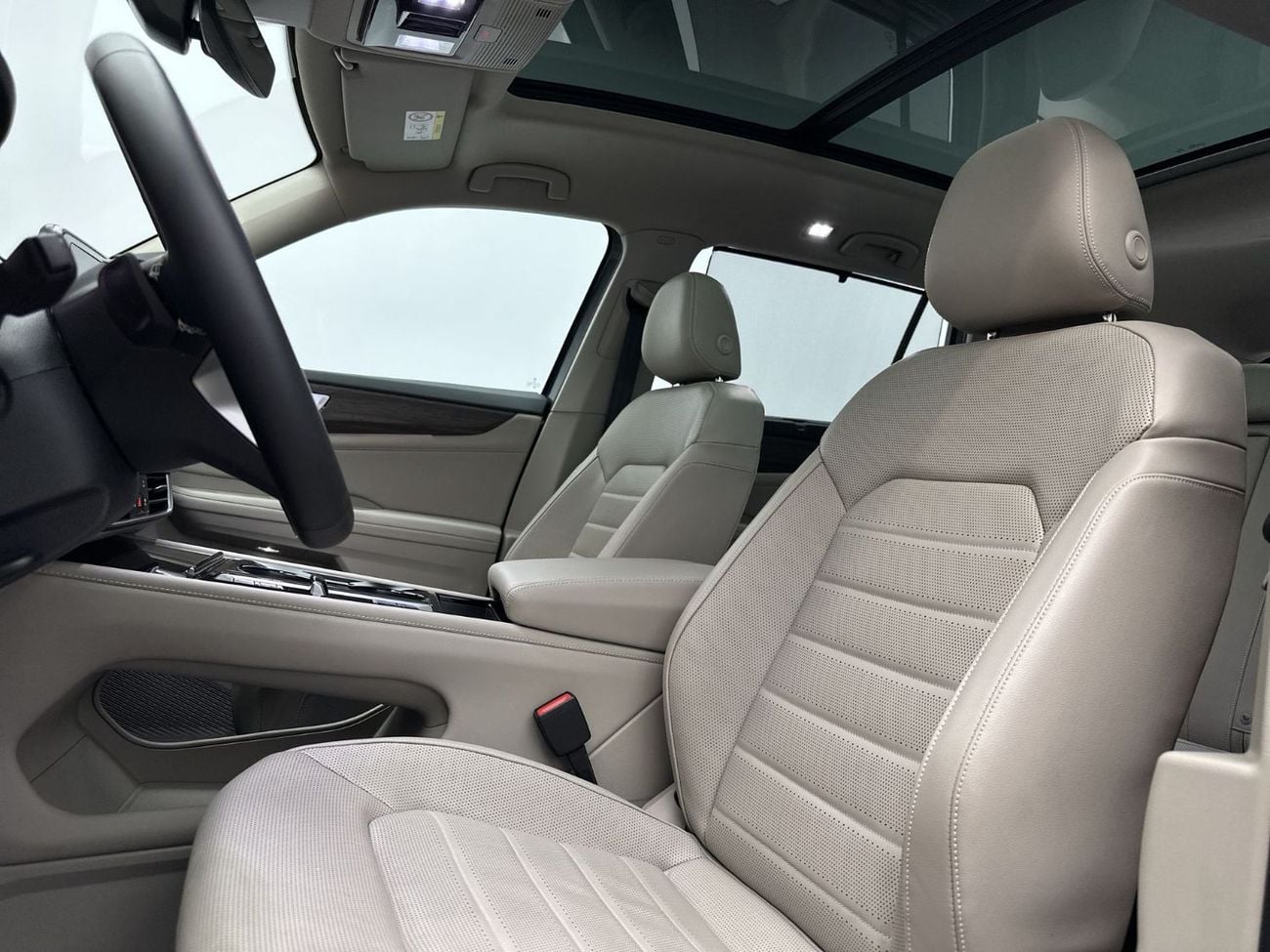 Volkswagen Teramont COMFORTLINE Teramont Comfortline Premium Leather 7-Seater SUV | Panoramic Sunroof | Desert Comfort Ready