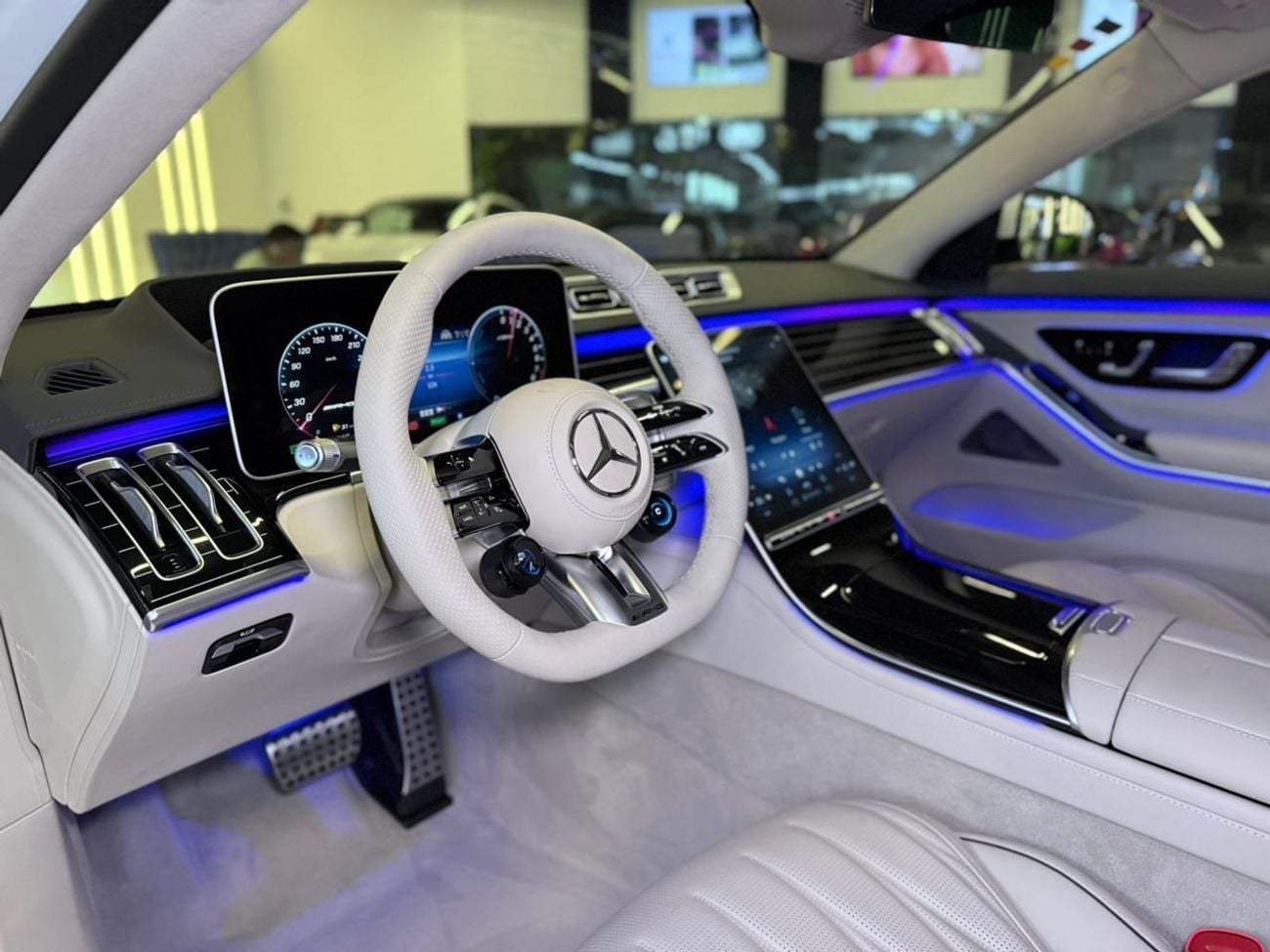 مرسيدس بنز S 63 AMG E PERFORMANCE Brand New -3 YEARS WARRANTY 100,000KM
