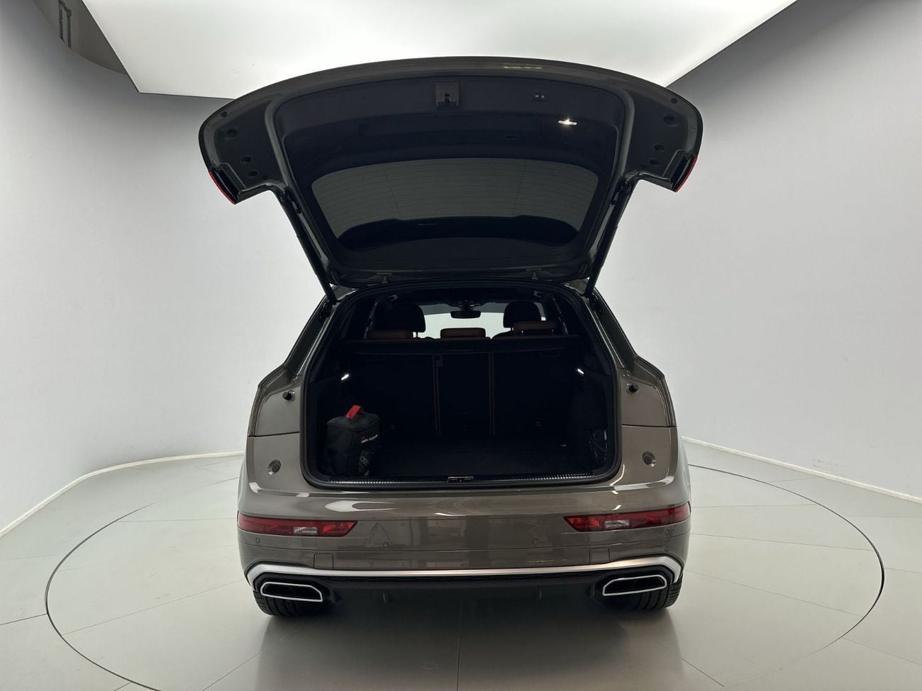 Audi Q5 45 TFSI S-LINE quattro 249hp (Ref# 77723)