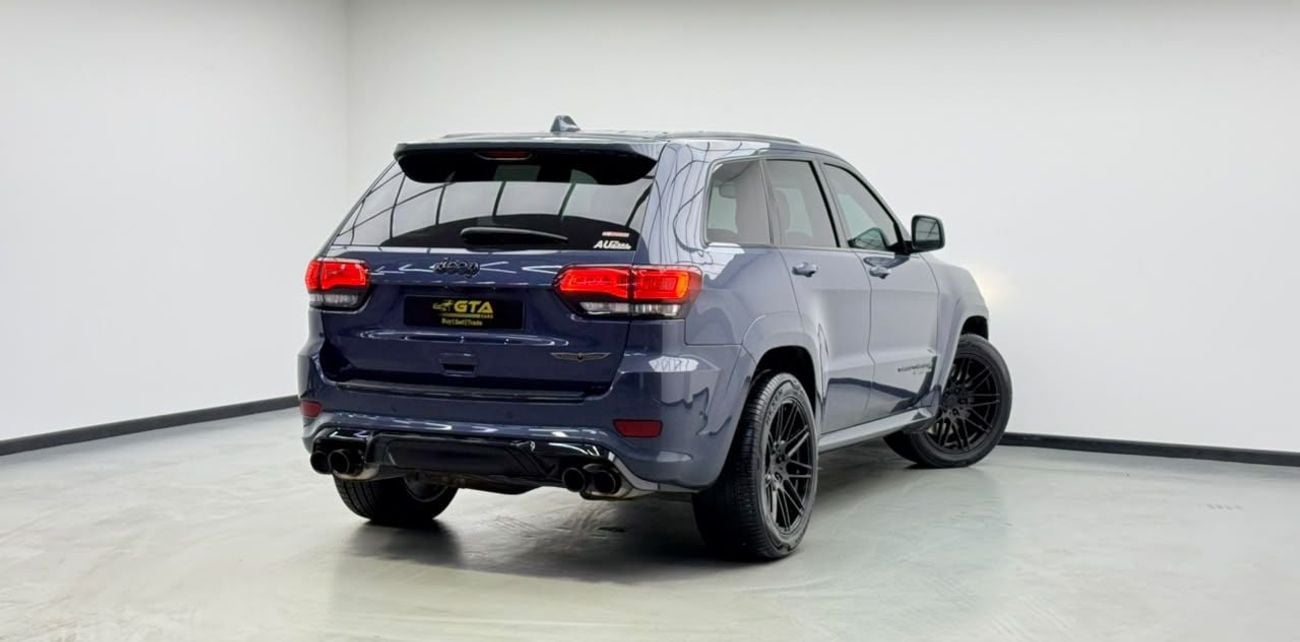 جيب جراند شيروكي TRACKHAWK جيب جراند شيروكي تراك هوك 2021، معدلة بالكامل، داخلية من ألياف الكربون، كاملة المواصفات، أمريكية الص