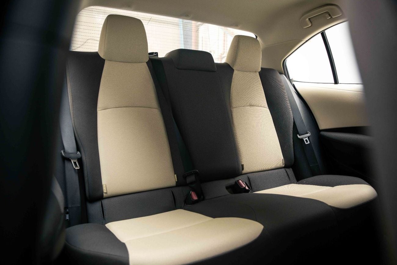 Toyota Corolla XLI E 1.6L - Super White Inside Formage | Export Only
