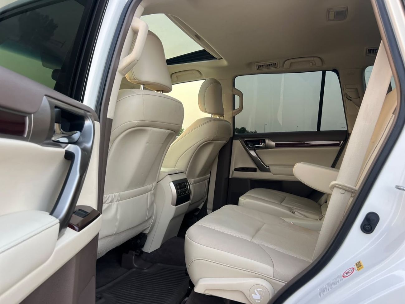 Lexus GX460 2018 Lexus GX460 Full Option 4.6L V8 - Sunroof - Rear Camera & Sensor - Leather Seat - AWD 4x4