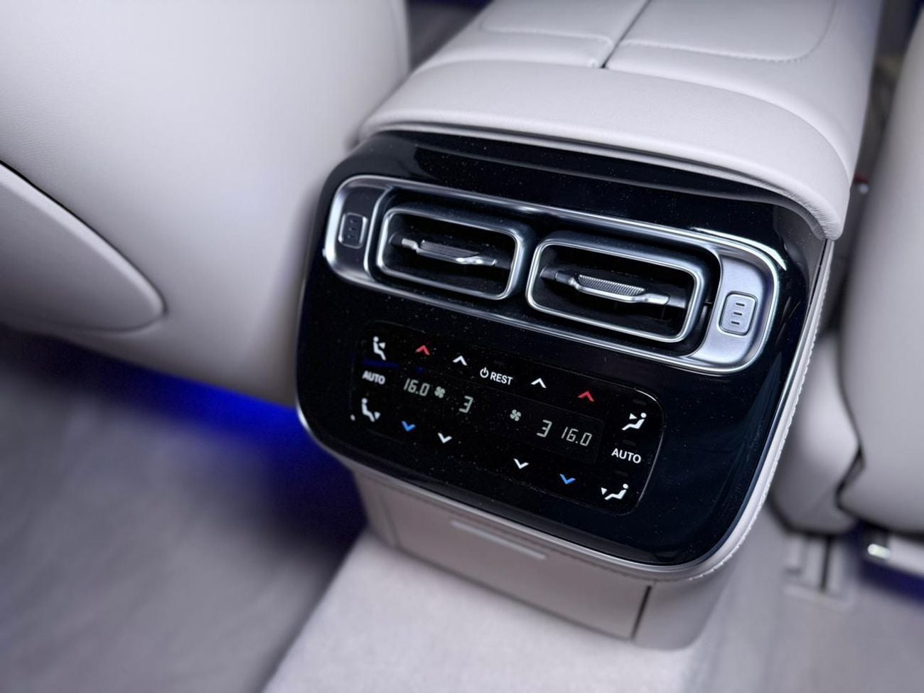 مرسيدس بنز S 63 AMG E PERFORMANCE Brand New -3 YEARS WARRANTY 100,000KM