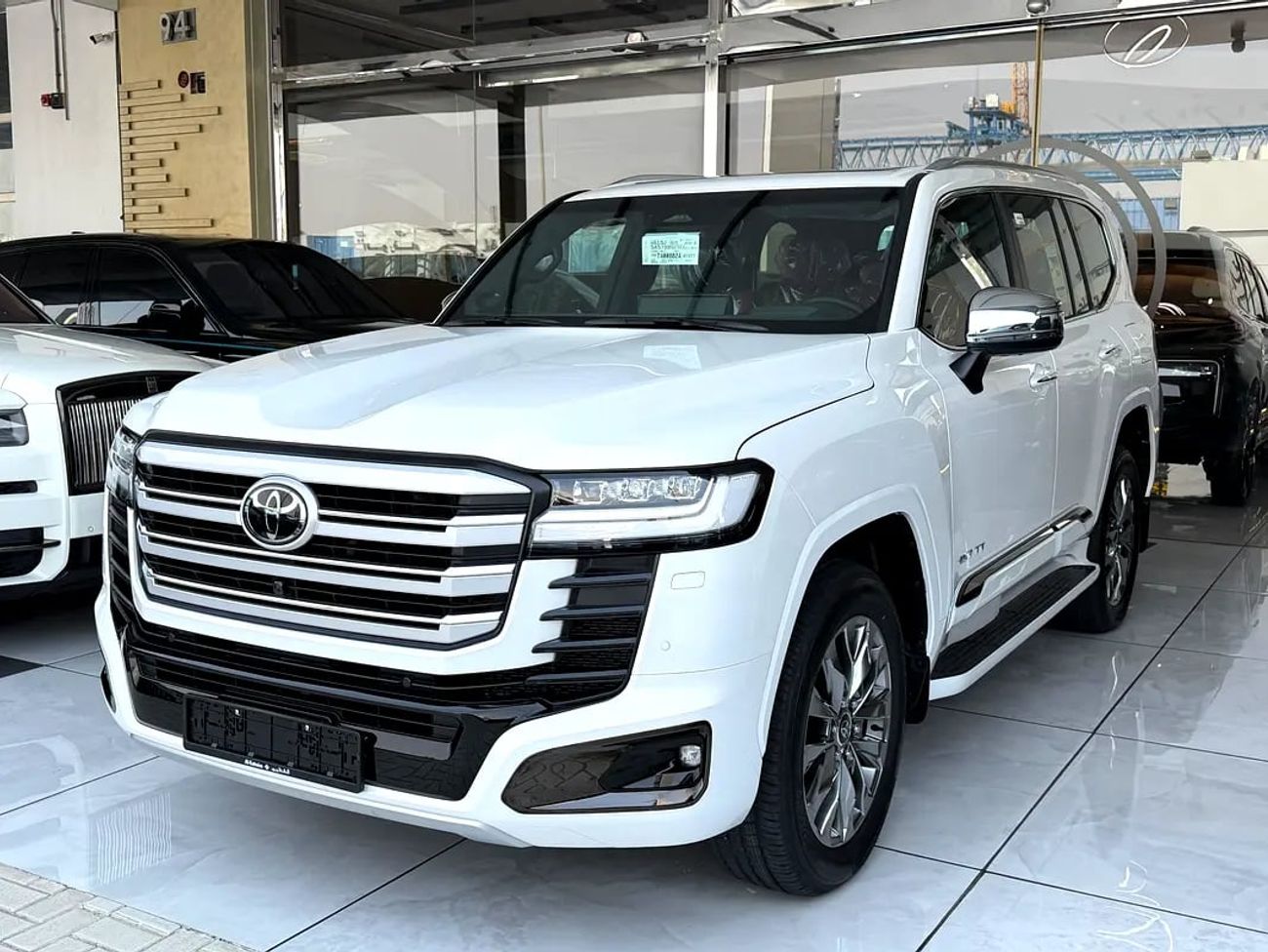 Toyota Land Cruiser VXR GCC Specs