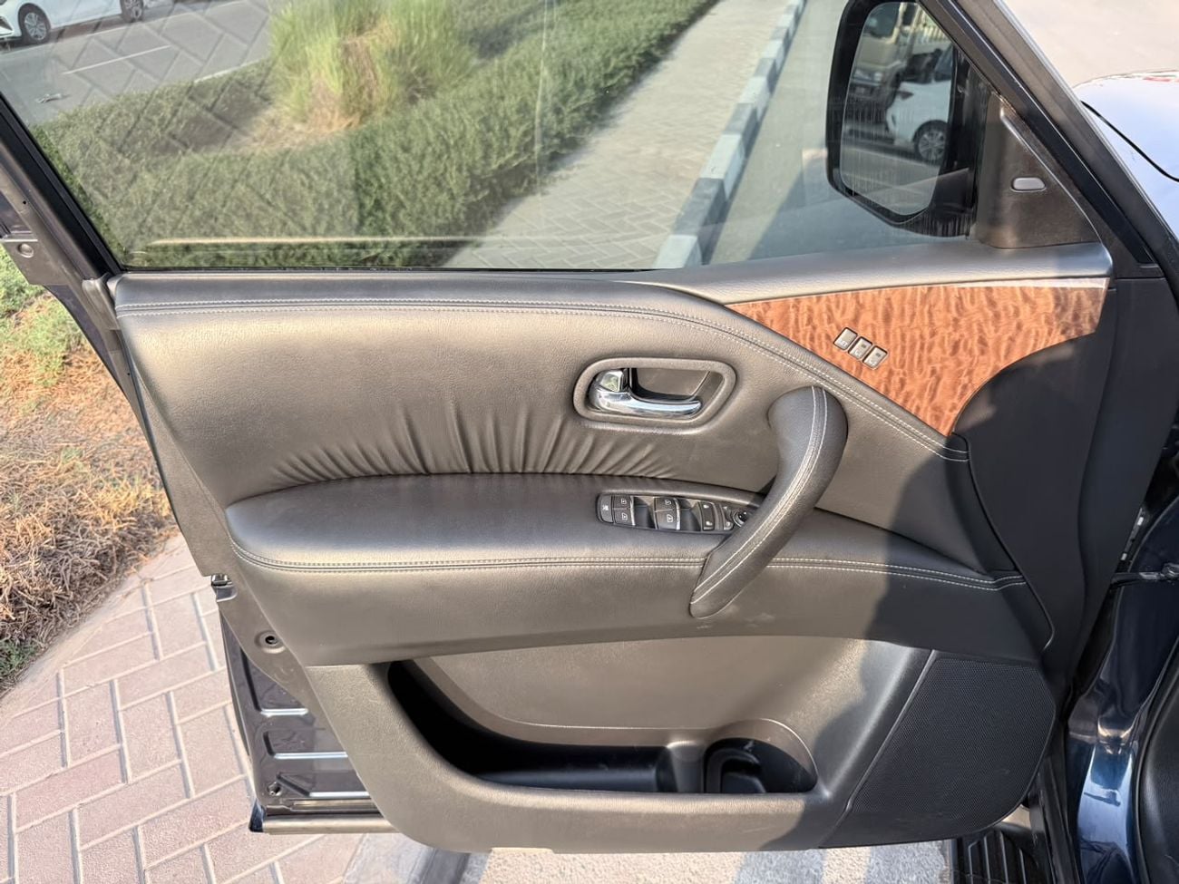 Nissan Armada SL Platinum 5.6L full option 2020