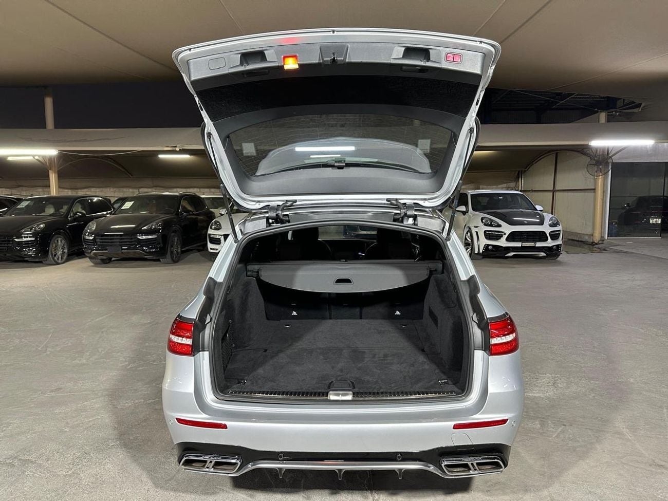 Mercedes Benz E63 AMG S | FULL SERVICE HISTORY | PANORAMIC ROOF | BURMESTER SOUND
