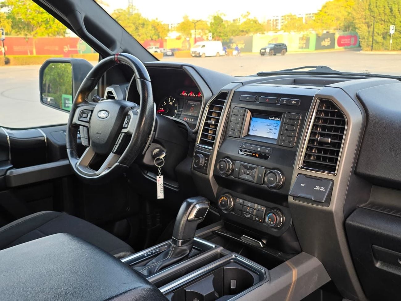 Ford F-150 RAPTOR CREW CAB MID Ford F-150 Raptor 2019 | GCC Specs | Orginal paint | Pristine Condition | 2Keys | Single owner |