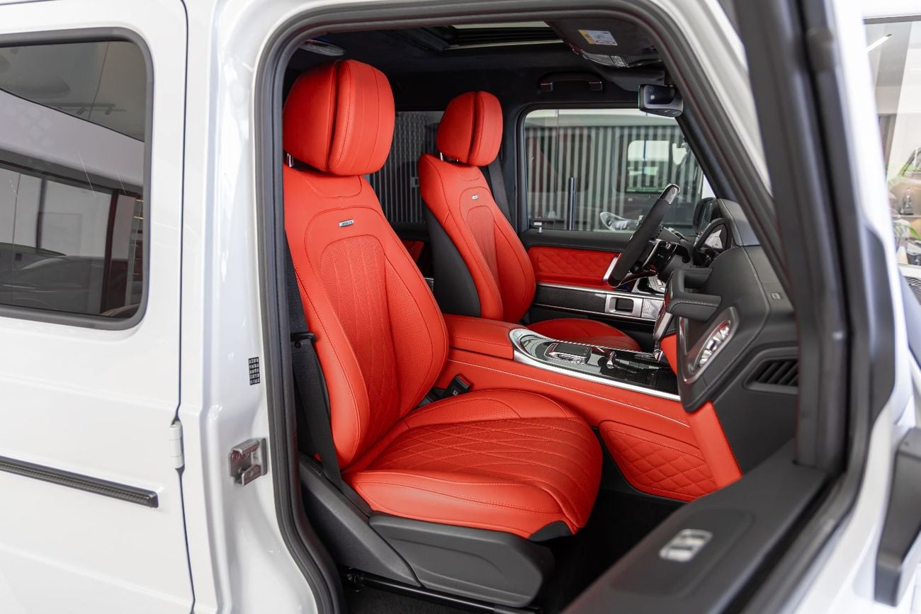 Mercedes Benz G63 AMG STANDARD Mercedes-AMG G 63 | 2026 | White | Full Carbon | Performance Package | 4.0L V8 Twin-Turbo | 585 HP