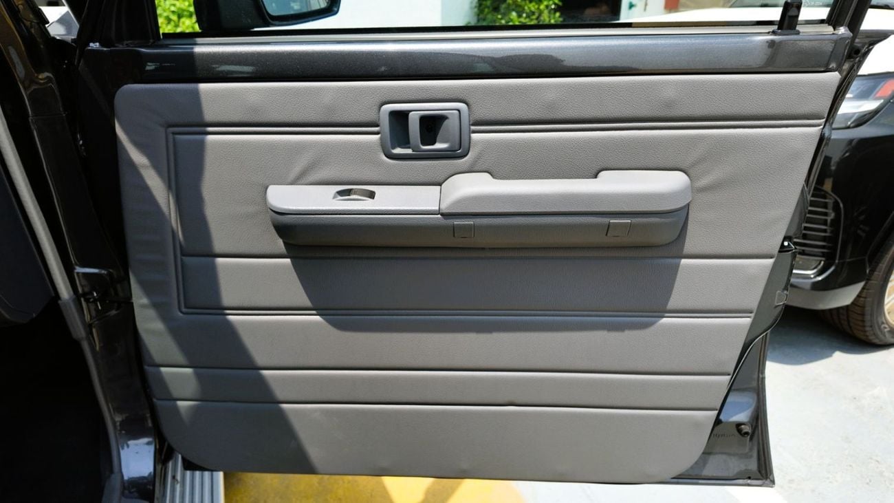 Toyota Land Cruiser 70