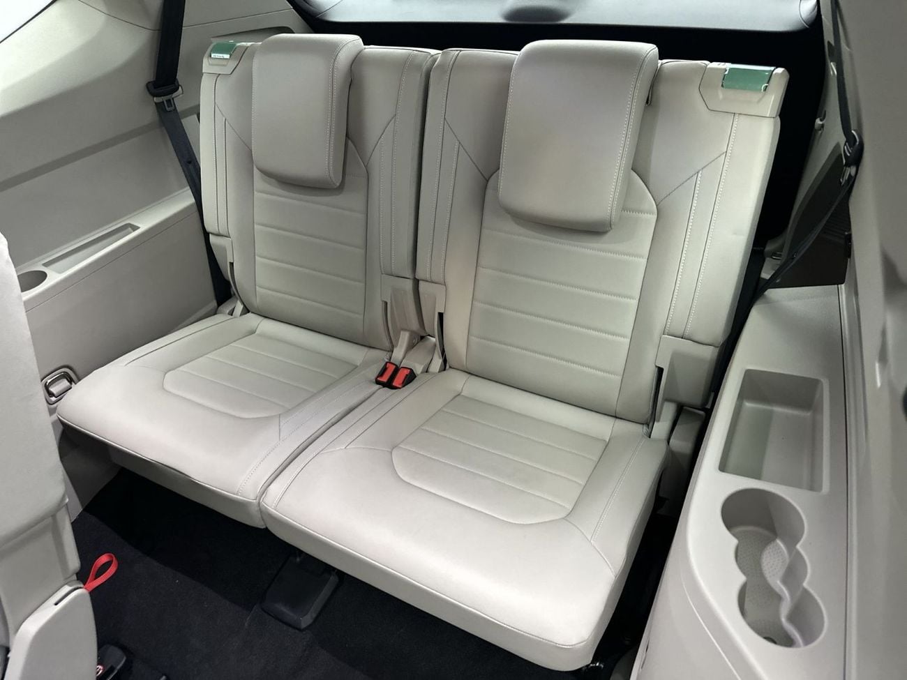 Volkswagen Teramont COMFORTLINE Teramont Comfortline Premium Leather 7-Seater SUV | Panoramic Sunroof | Desert Comfort Ready